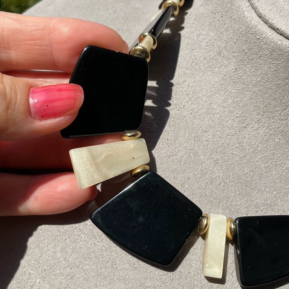 Statement Chunky Black gold Retro Graduating Bead Single Strand Necklace.